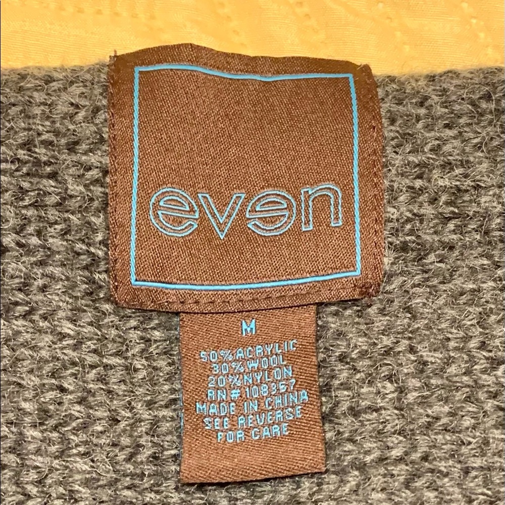 Sweater/Shrug - Picture 7 of 9